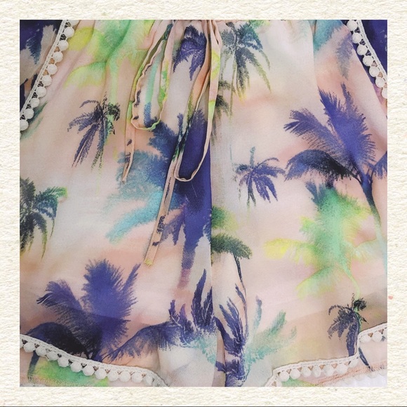 🌴colorful pastels! palm tree print shorts🌴 - Picture 2 of 4